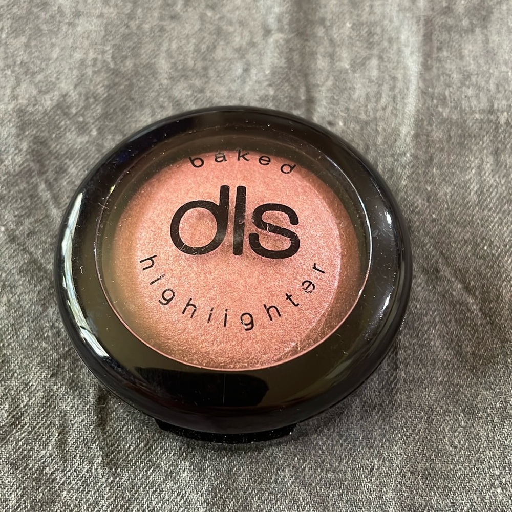 3/$25 Dirty Little Secret Highlighter *New*